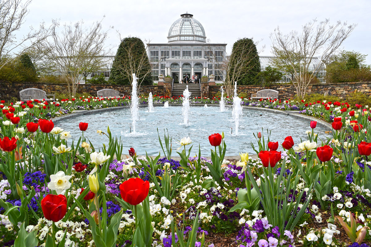 conservatory and fountain at Lewis Ginter Botanical Garden in Henrico, VA