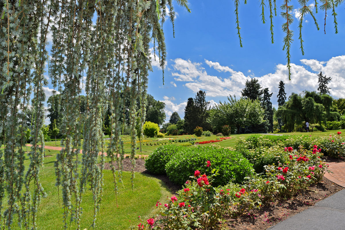 are the hershey gardens open